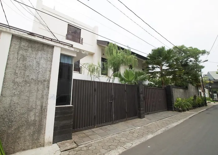 Reddoorz Near Taman Puring Hotel Jakarta